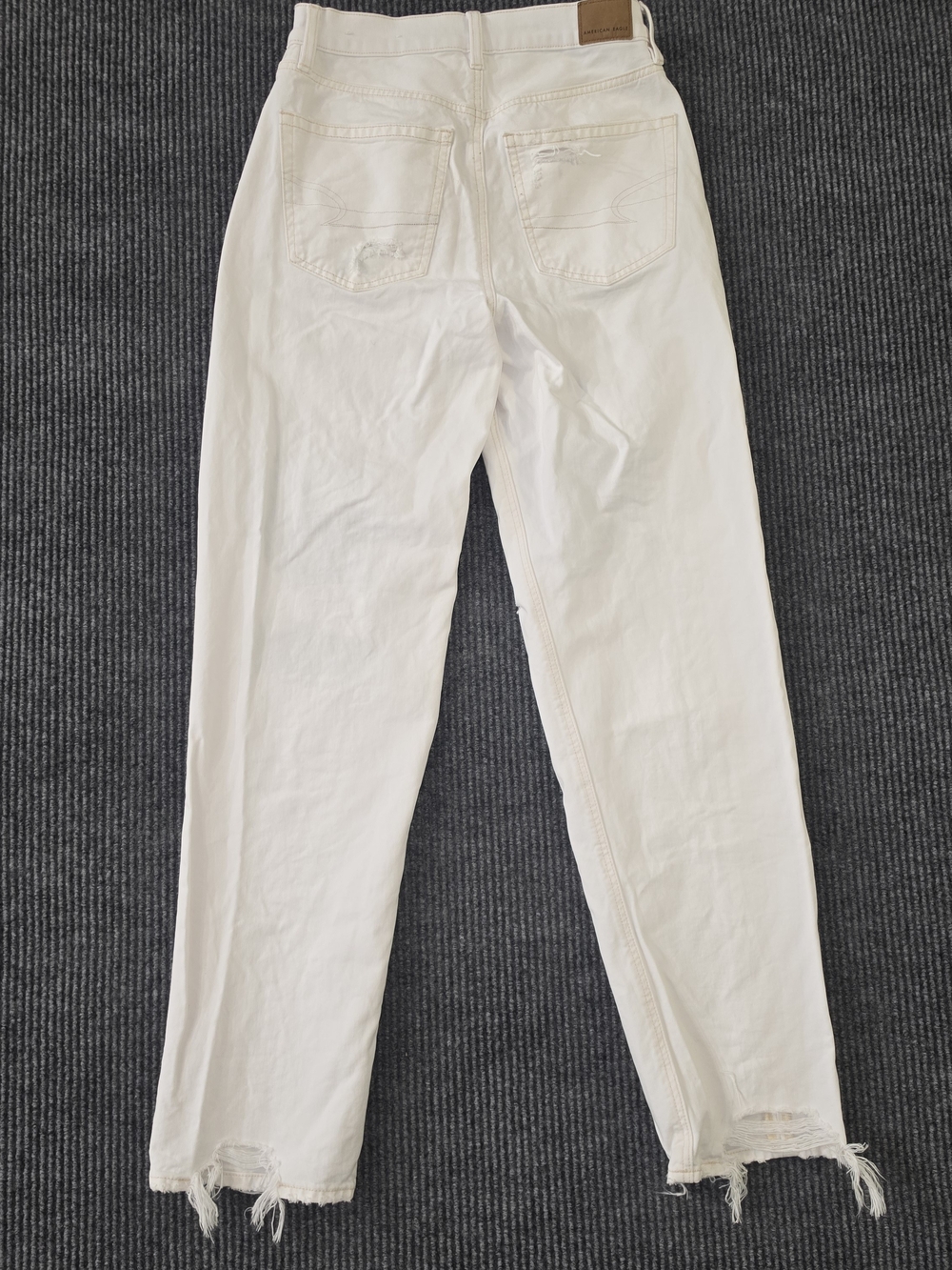 American Eagle White Denim Jeans with Copper Hardware - Picture 7 of 10